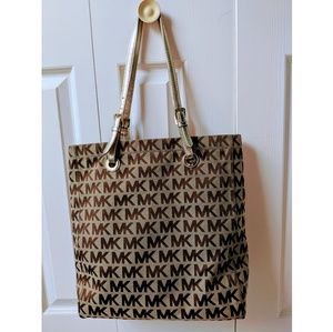 ❤️ MICHEAL KORS ❤️